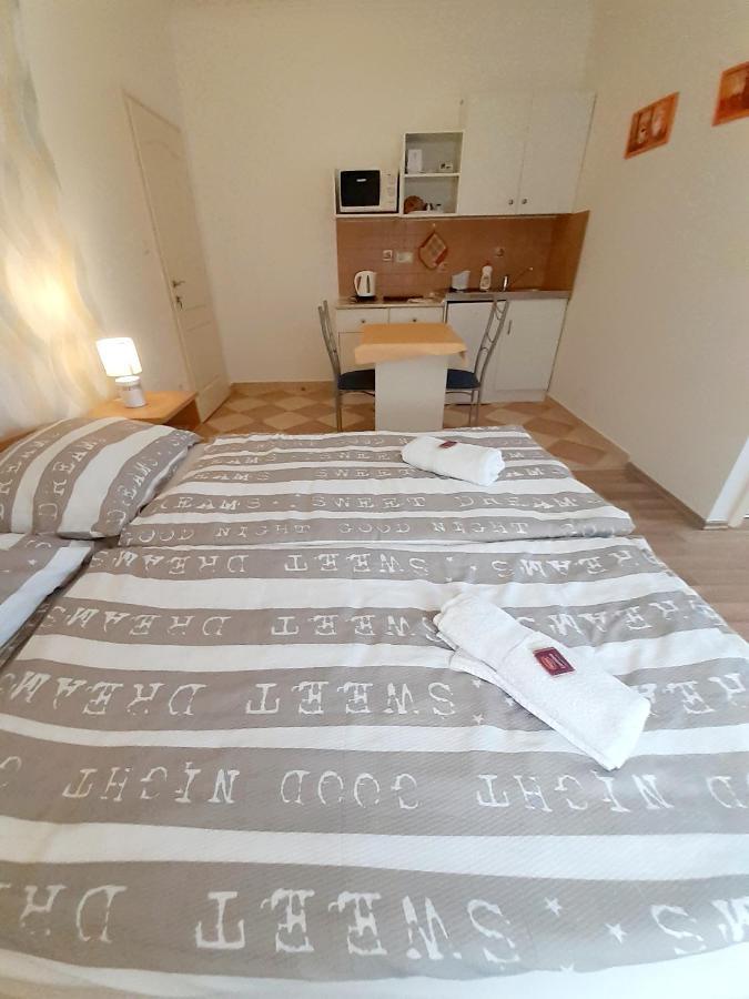 Petra Apartmanhaz Daire Kehidakustány Dış mekan fotoğraf