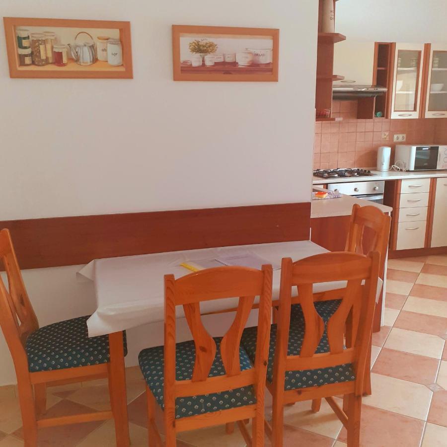 Petra Apartmanhaz Kehidakustány Dış mekan fotoğraf