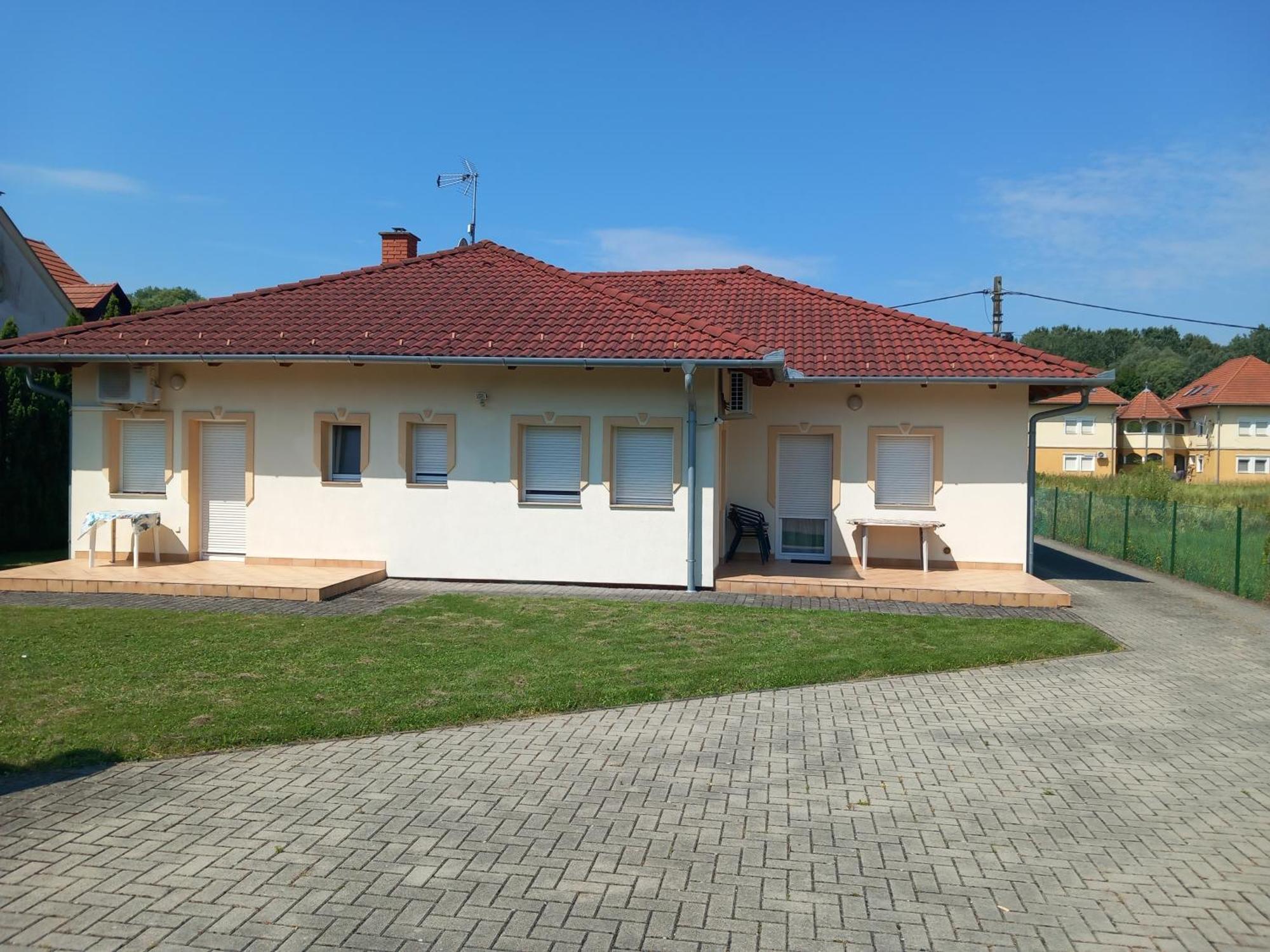 Petra Apartmanhaz Kehidakustány Dış mekan fotoğraf